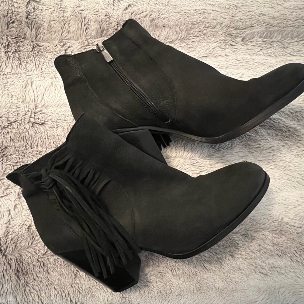 Vince Camuto “Marlin” Fringe Booties – Black Suede, Size 11M / EU 41